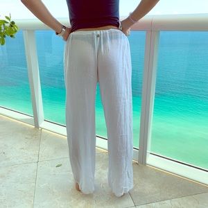 Beautiful white beach pants!